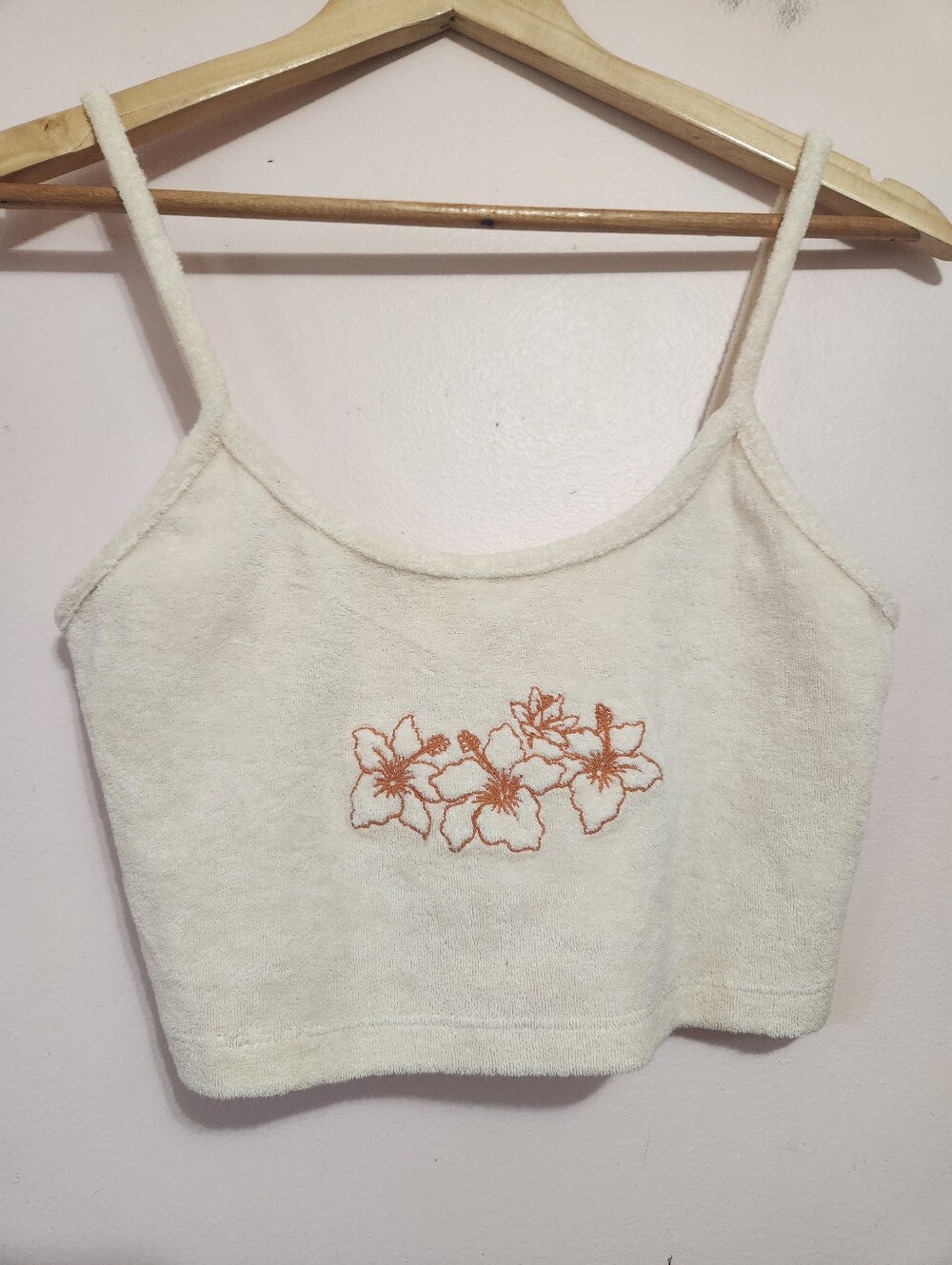Urban Outfitters Cream Terrycloth Hibiscus Embroidered Cami Crop Top Size Small